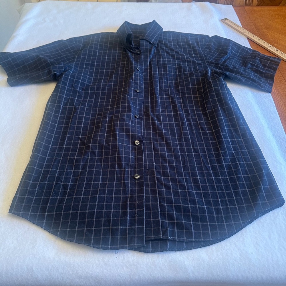 Van Heusen Plaid Button Down Shirt Navy Blue S 14 14.5 Short Sleeve Classic Work